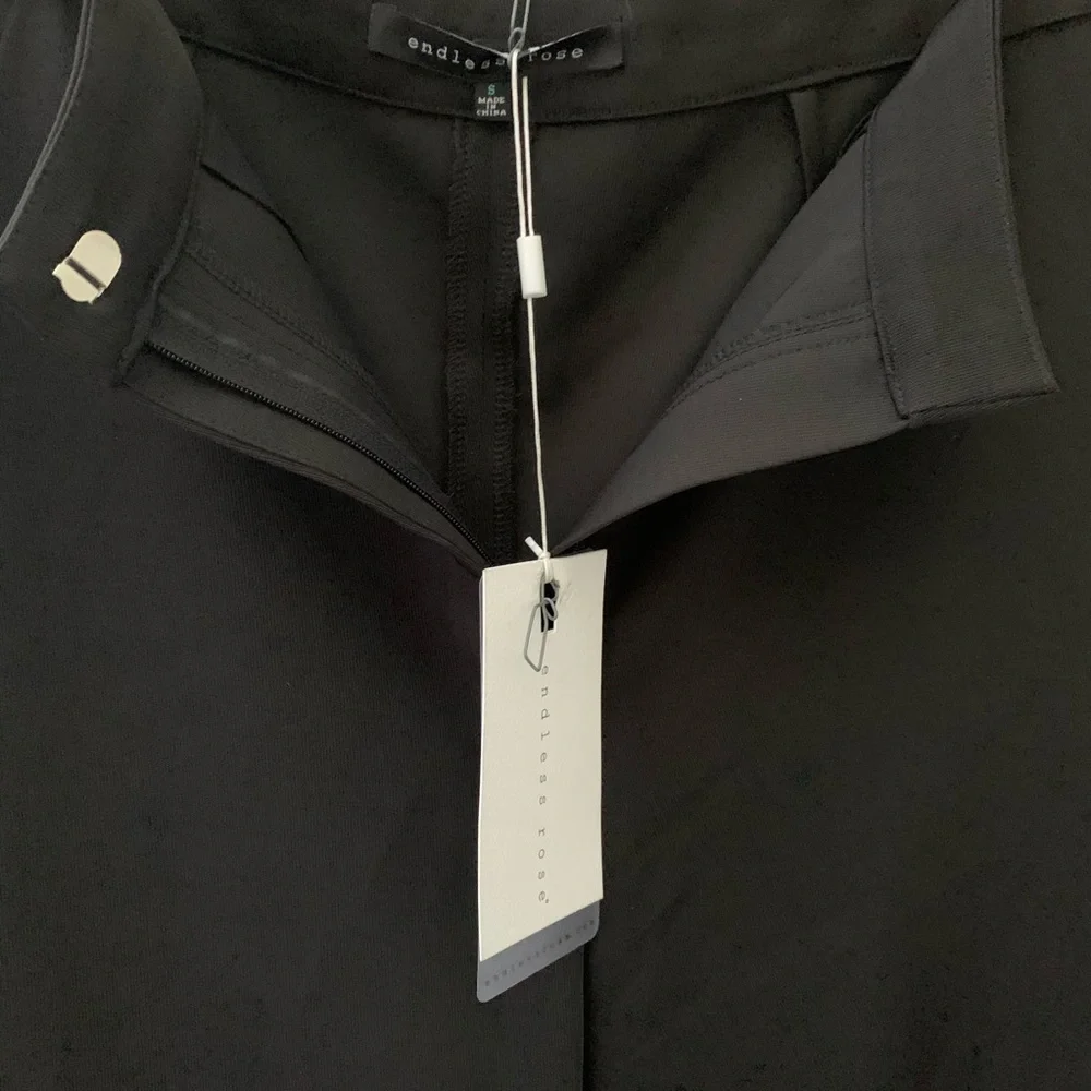 Endless Rose Capri Pants - Picture 4 of 4